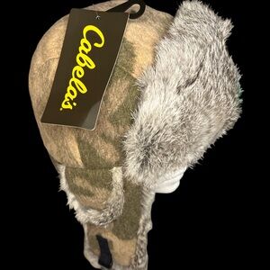 NWT Cabela’s Trapper Hat; Size S/M; Camo; Grey Faux Fur Lining